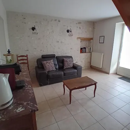 Les Castelblotines Bed and Breakfast Chateaubleau